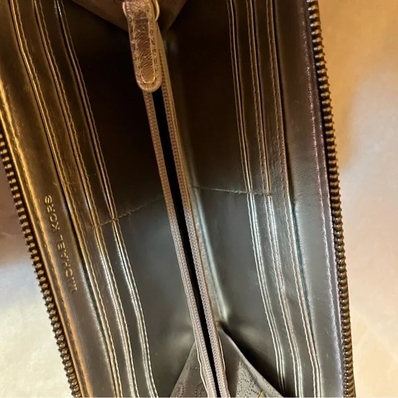 Michael Kors Shiny Silver Wallet. NWOT - Picture 2 of 4